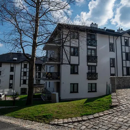 Amira W Kompleksie Piano Apartment